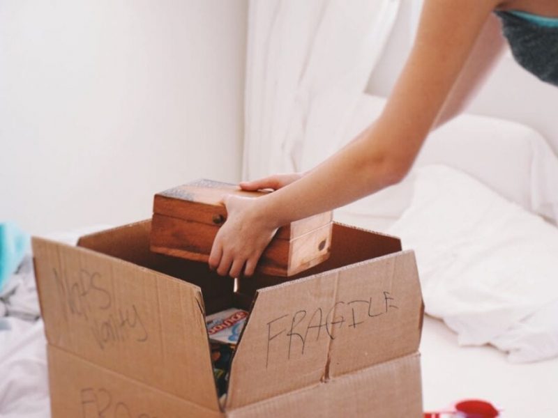 Packing-cardboard-box_@JulieK_Twenty20-min